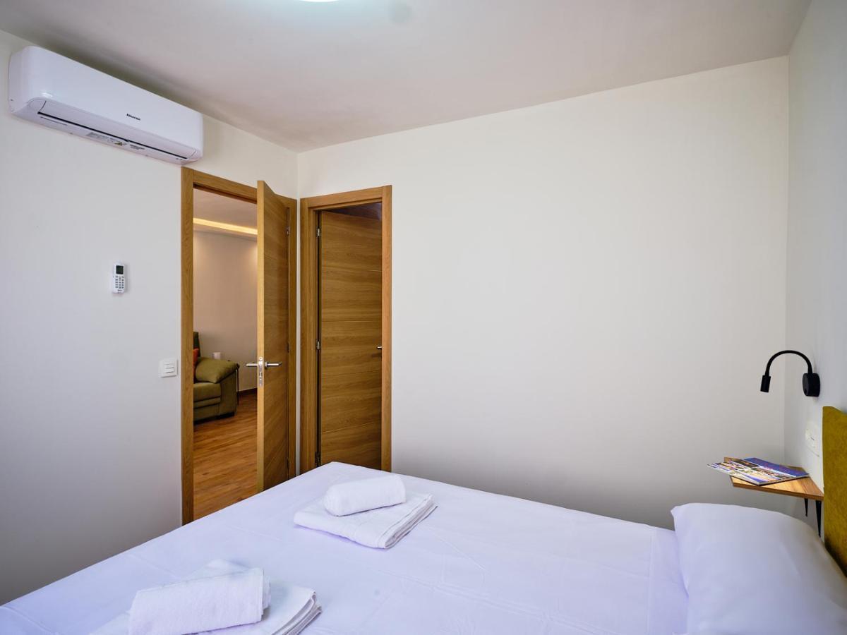Leo Home- Bright & Centric 3 Bedrooms Apartment With Private Parking Included Málaga Esterno foto